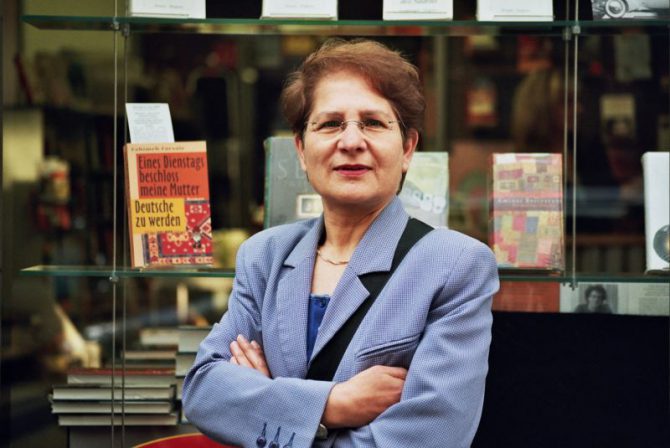 Identität - Heimatlosigkeit als Privileg - Folge 11 Fahime Farsaie, Schriftstellerin im Portrait