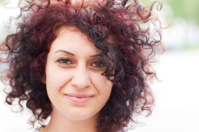 Identität - Ich verbinde Heimat mit Menschen nicht mit Orten - Folge 18 Portraitfoto Interviewgast Jackleen Rafo